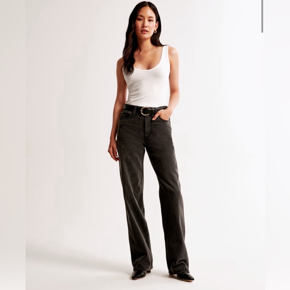 Abercrombie High Rise Loose Jean Washed Black. Size 0 / 25 Short. NWT